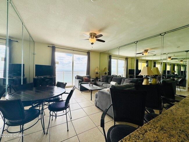 Foto del edificio - 12011 Front Beach Rd