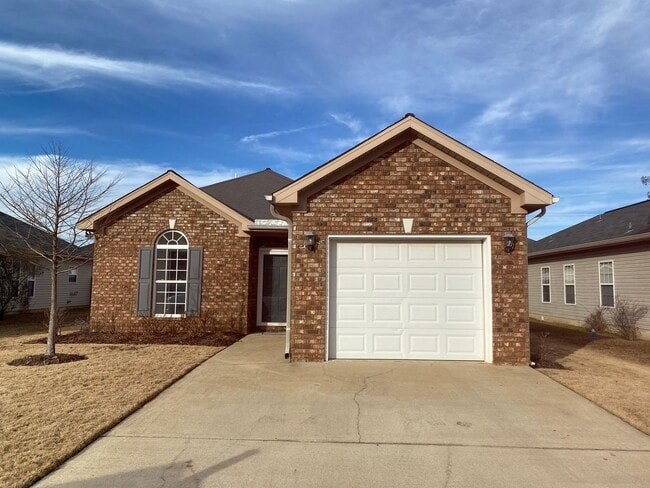 Photo - Cozy 3 Bed 2 Bath Available January 2026! House