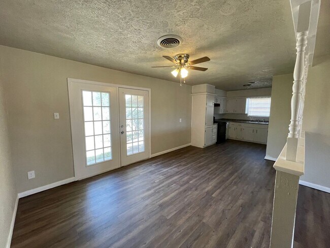 Foto del edificio - Cute 3 Bedroom Home Waiting For You!