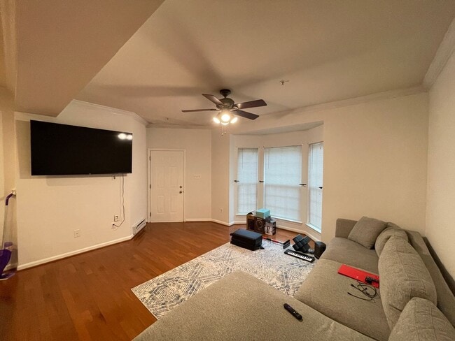 Building Photo - 15151 Leicestershire St