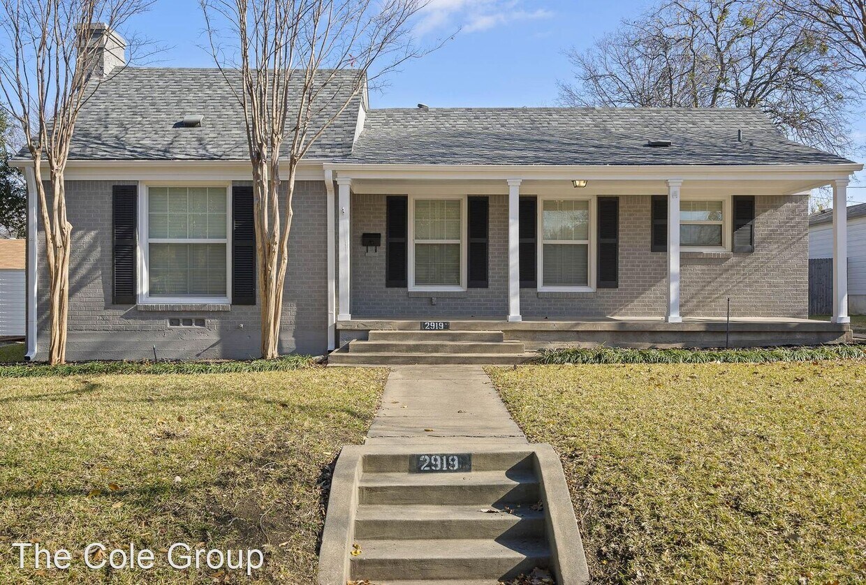 Primary Photo - 2 br, 1.5 bath House - 2919 5th Ave