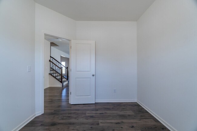 Foto del edificio - Stylish home in Reedy Fork!