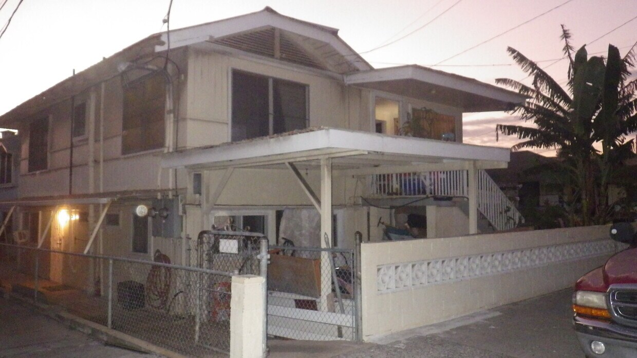 1725 Hoe St Unit C, Honolulu, HI 96819 Rentals in Honolulu at 1725 Hoe