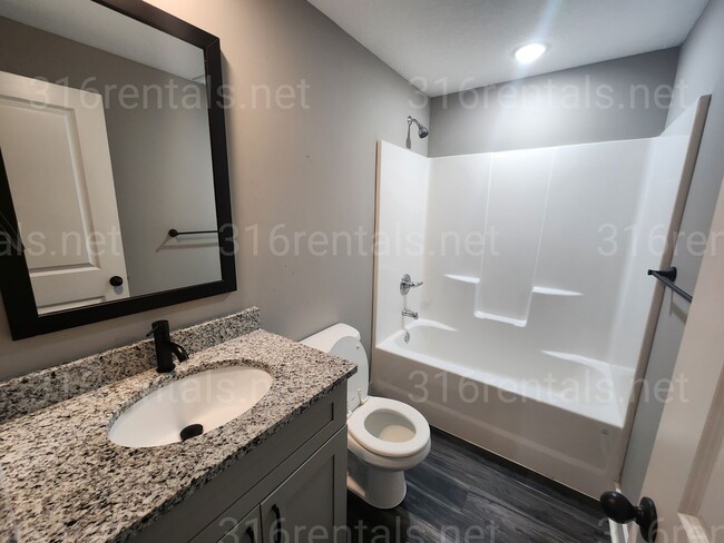 Building Photo - 5267 N Toben Ct