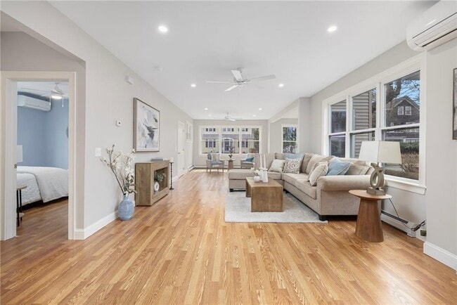 Foto del edificio - 146 Evergreen St