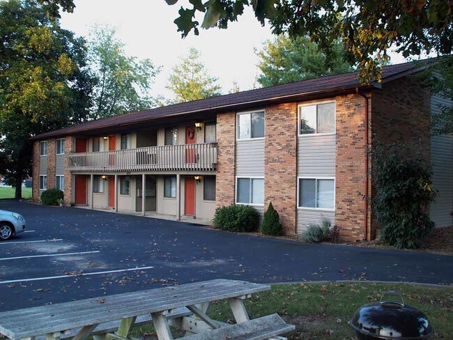 Building Photo - 5859 Memory Ln