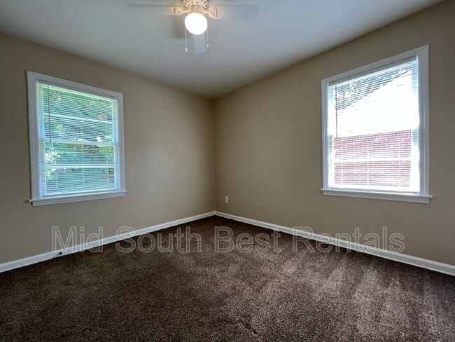 Building Photo - 3576 Hallbrook St