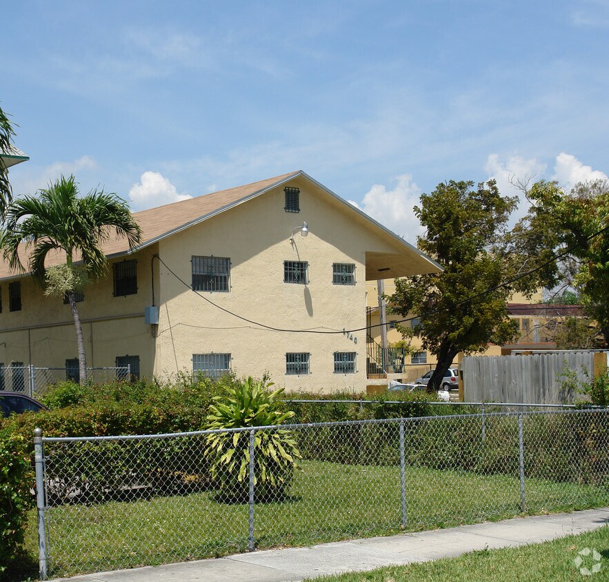 Building Photo - 1740 NW 15th Ave