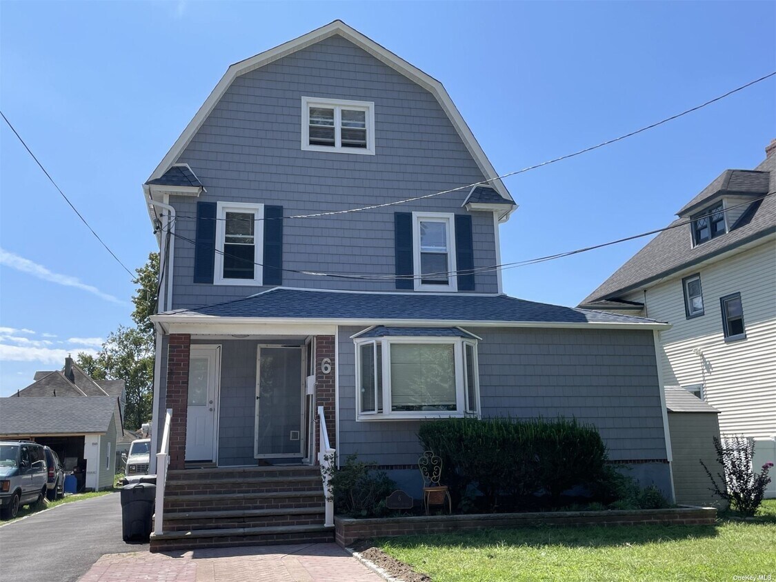 Primary Photo - 6 Vincent Pl
