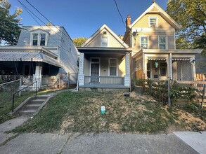 Building Photo - 1056 Winfield Ave