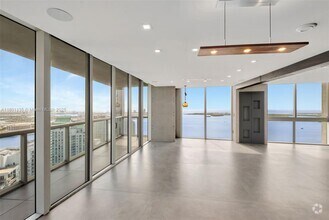 Building Photo - 495 Brickell Ave