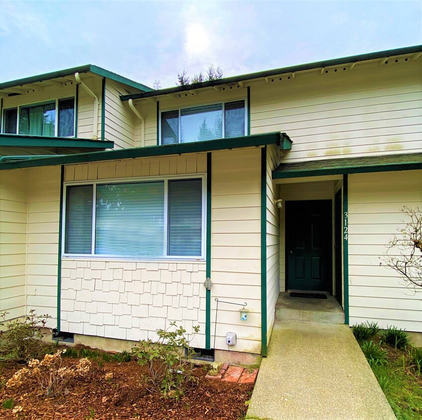 Primary Photo - 3124 Rustlewood Ln SE
