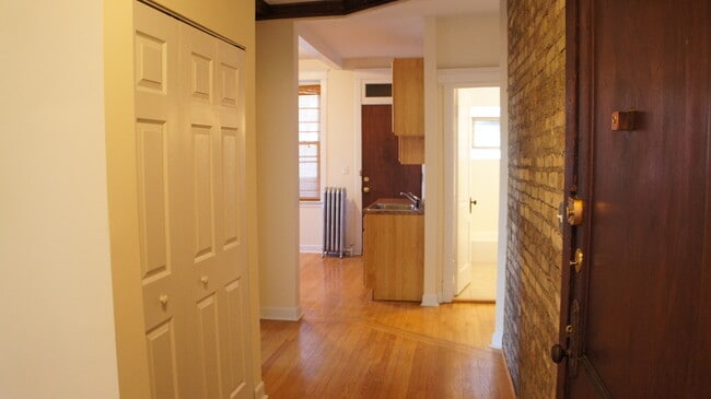 Building Photo - 2453 N Spaulding Ave