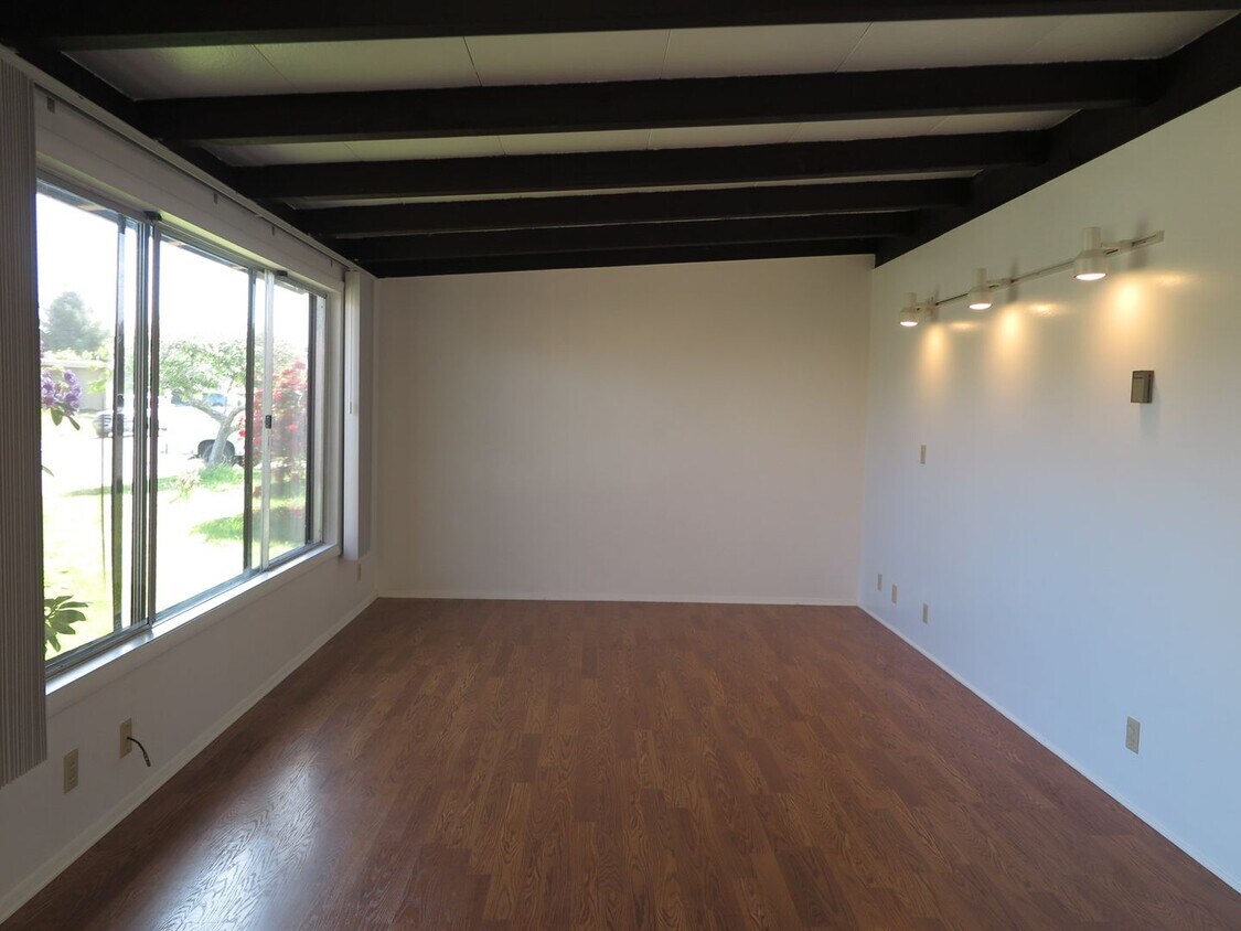 1030 Forson Rd Unit 1032, McKinleyville, CA 95519 Room for Rent in