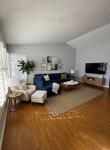 Building Photo - 329 Huntington