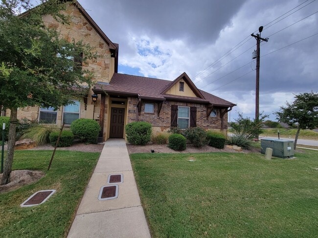 Building Photo - College Station - 3 bedroom/3 bathroom in ...