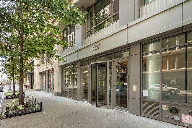 Foto del edificio - 4 W 21st St