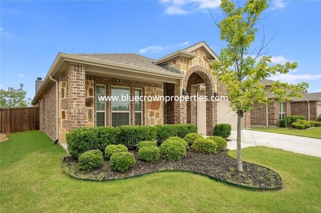 Building Photo - 720 English Ivy Dr