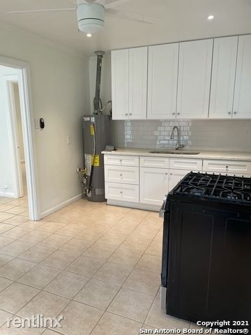 Building Photo - 1 br, 1 bath House - 6415 N Flores St