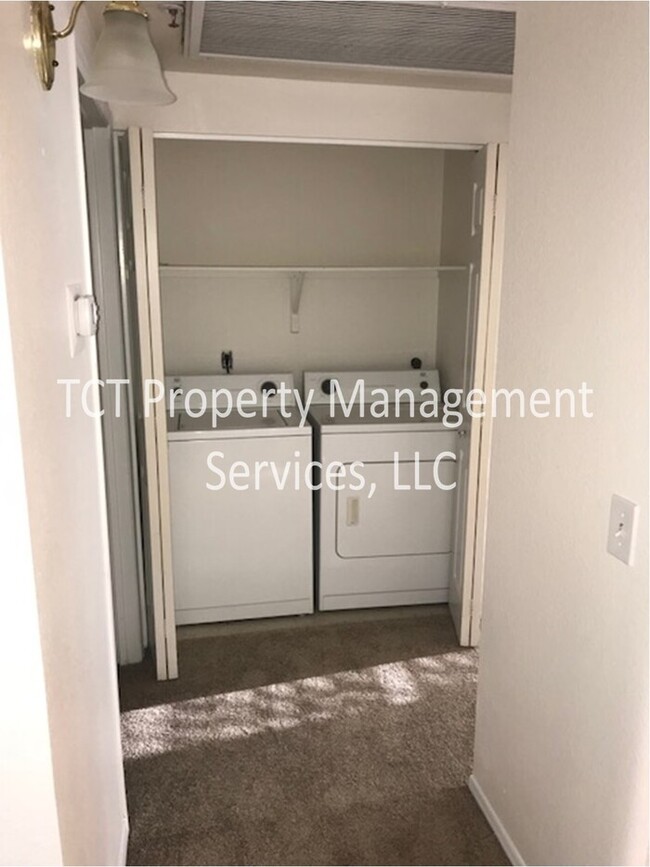 Foto del edificio - Two Bedroom Condo in Aventura!