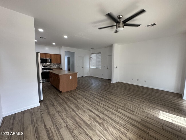 Building Photo - 11960 N 147th Ln