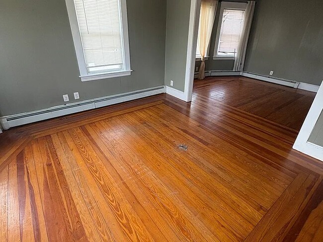 Building Photo - 121 Stanwood St