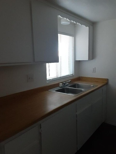 Building Photo - 1690 E Marble Canyon Dr