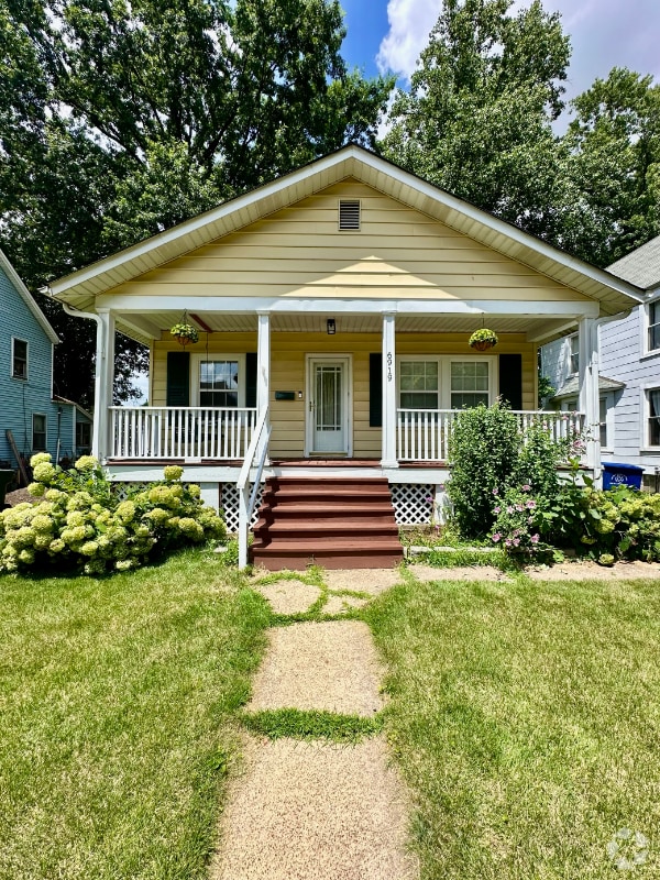 Building Photo - 6919 Arthur Ave