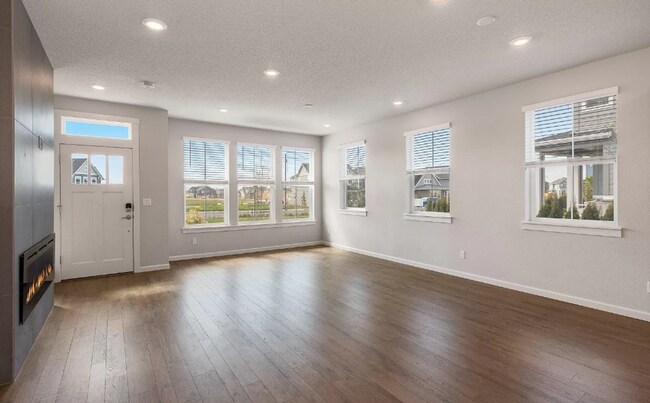 Building Photo - *$500 OFF First Month's Rent* Beautiful Ne...
