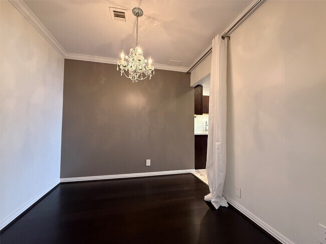 Building Photo - 49 Briar Hollow Ln