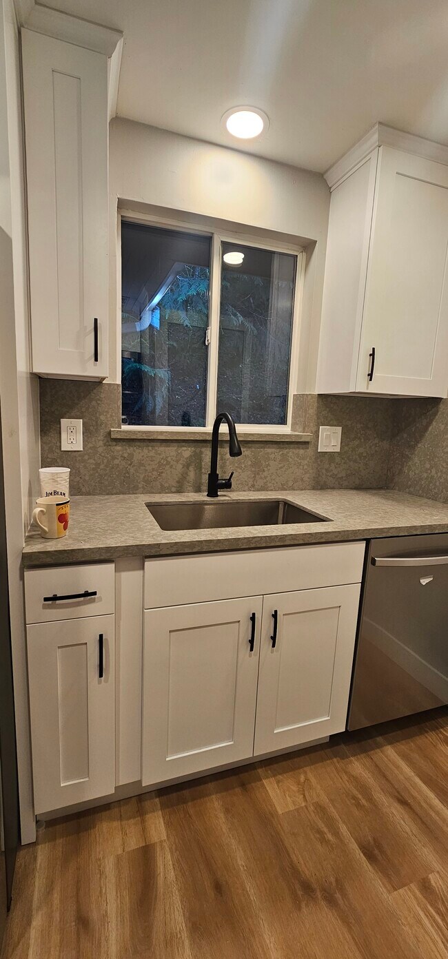 Foto del edificio - 22825 E Main St