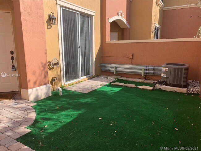 Foto del edificio - 772 SW 106th Ave