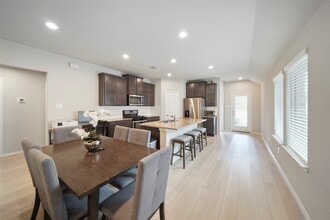 Building Photo - 9307 Colonial Bent Pl