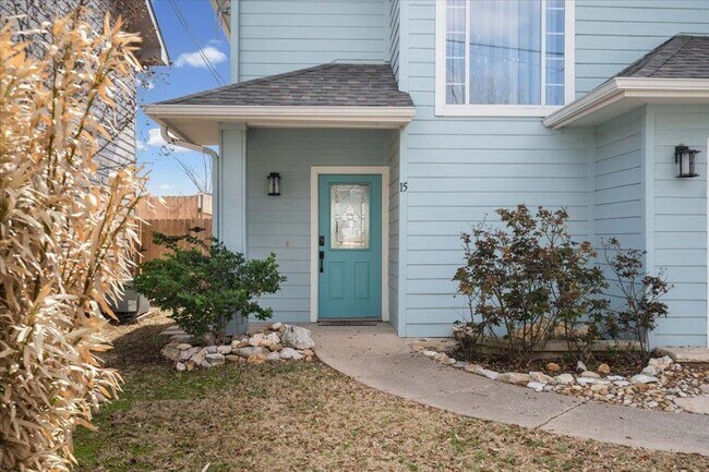 Foto del edificio - 7312 E Ben White Blvd