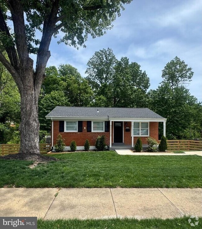Building Photo - 14343 Belleville Ave