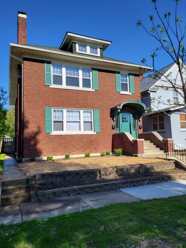 Building Photo - 310 Whittier Ave