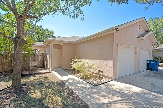 Building Photo - 240a Anne Louise Dr