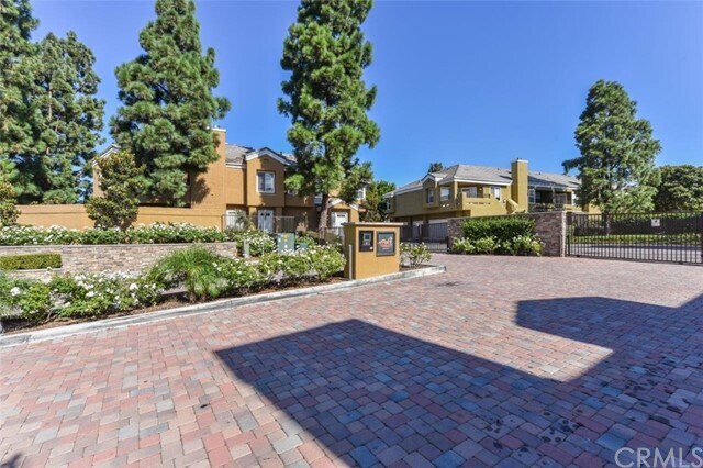 Building Photo - 17 Auburn Aisle