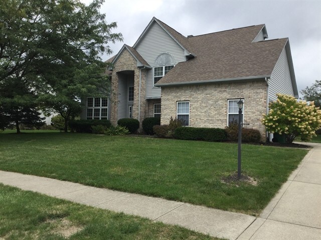 Primary Photo - 320 W Columbine Lane