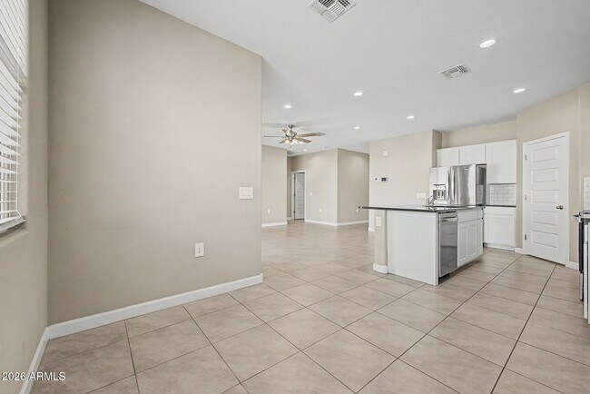 Foto del edificio - 24056 W Watkins St