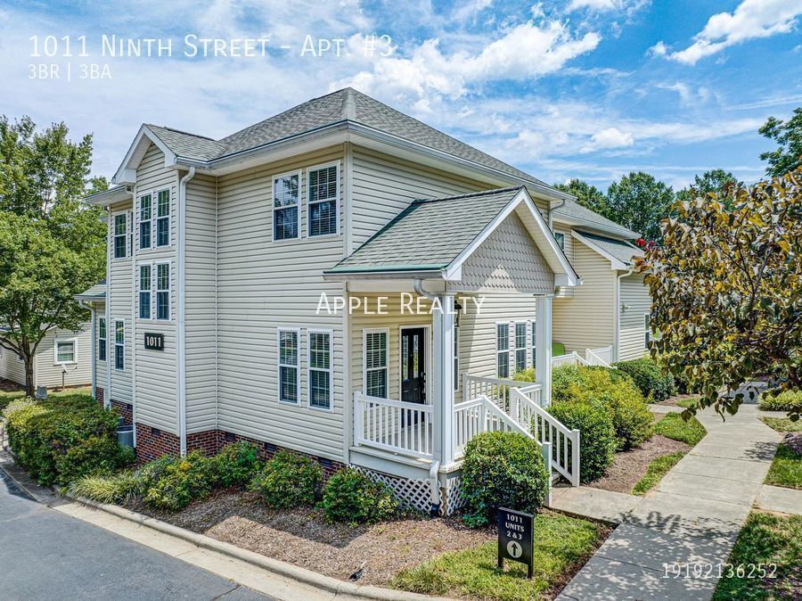 Primary Photo - SPECIAL-1/2 month off 1st full months rent...