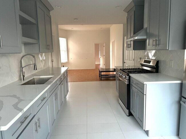 Foto del edificio - 143 W 2nd St