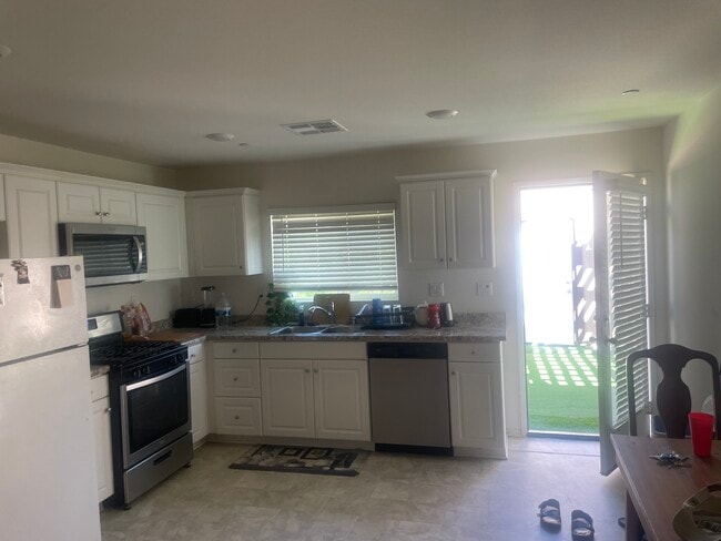 Building Photo - 67426 Rio Plata Rd
