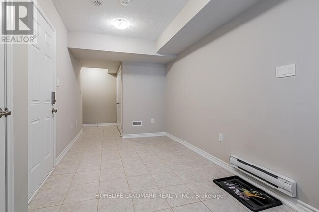 Building Photo - 146 Stork St