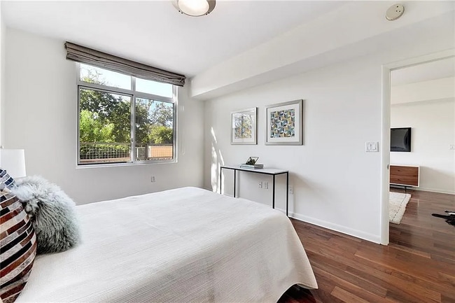 Master Bedroom Suite - 54 Rainey St