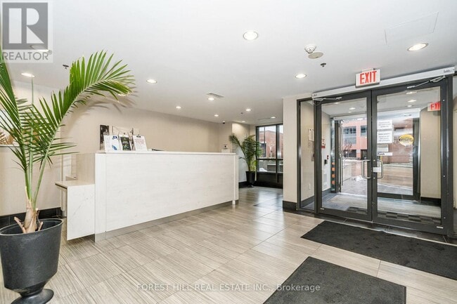 Building Photo - 1420 Dupont St