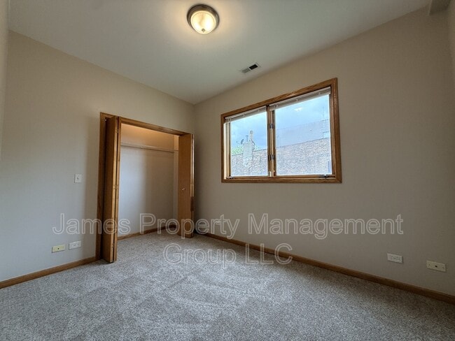 Foto del edificio - 2731 W Congress Pkwy