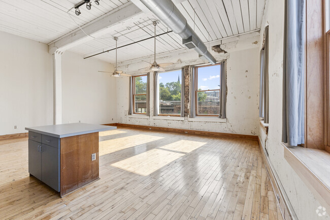 Building Photo - Emporium Lofts
