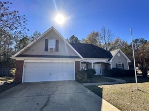 Building Photo - 141 Hazelnut Cir