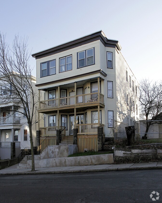 Primary Photo - 11-13 Highland St